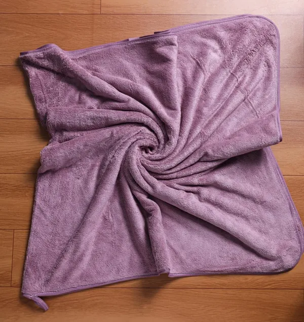 pack_of_1_Microfiber_Bath_Towel_for_Men_&_Women_–_Large_Size_70x140_cm,_400_GSM,_Ultra_Soft,_Quick_Dry,_Lightweight_&_Super_Absorbent_Towel_for_Bathroom