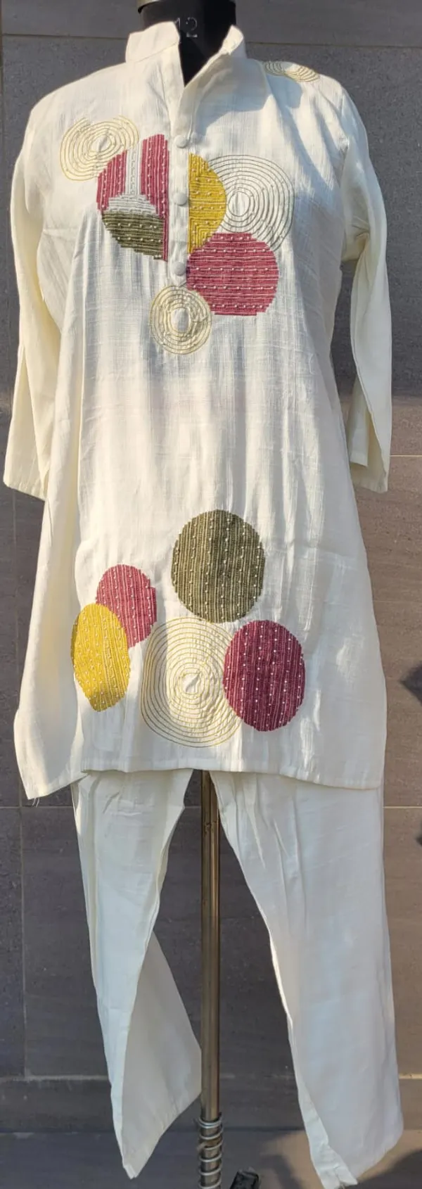 Ivory_Vatican_Silk_Embroidered_Coord_Set