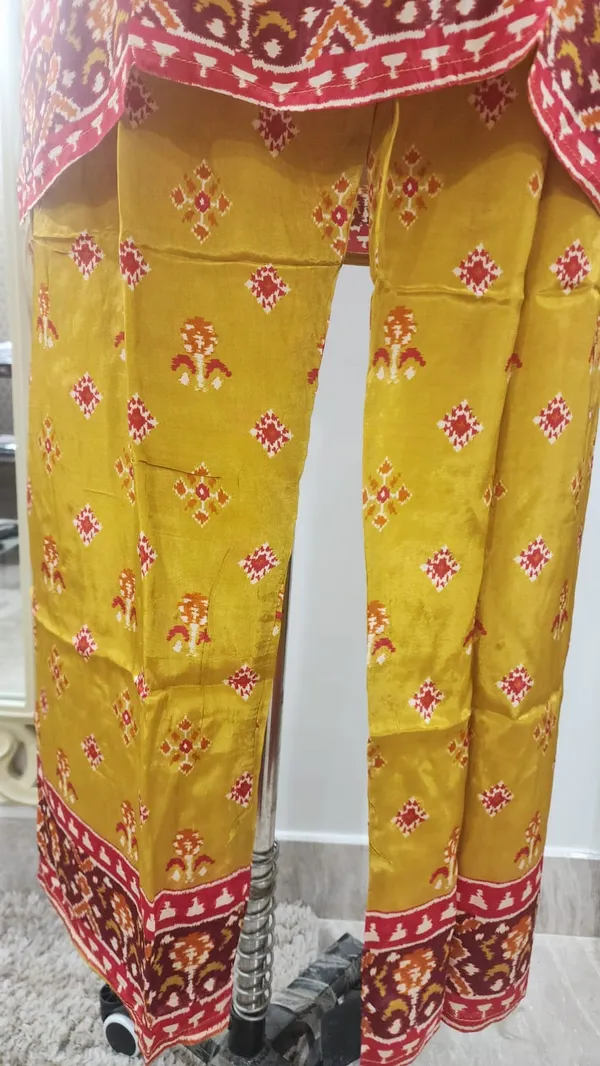 Mustard_Yellow_Crepe_Patola_Print_Co-ord_Set_