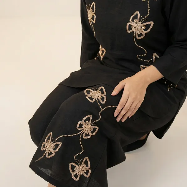 Black_Crinkled_Crepe_Embroidered_Co_Ord_Set_For_Women