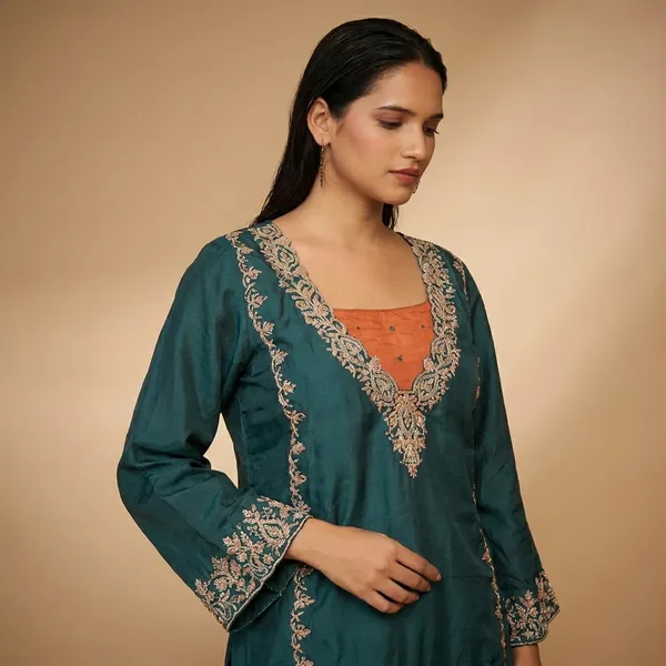 Teal_Blue_Russian_Silk_Organza_Dupatta_Embroidered_Kurta_Set_With_Bustier_For_Women