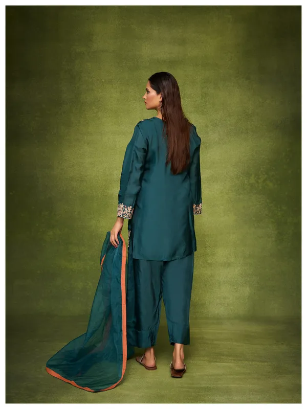 Teal_Blue_Russian_Silk_Organza_Dupatta_Embroidered_Kurta_Set_With_Bustier_For_Women
