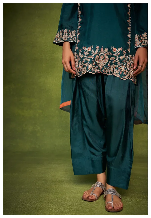 Teal_Blue_Russian_Silk_Organza_Dupatta_Embroidered_Kurta_Set_With_Bustier_For_Women