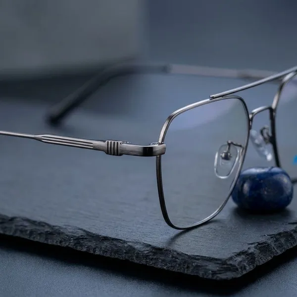 Gun_Titanium_Double_Bar_Mettalic_Optical_Frame_For_Men_With_Bule_Cut_Glasses
