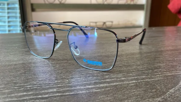 Gun_Titanium_Double_Bar_Small_Mettalic_Optical_Frame_For_Men_With_Bule_Cut_Glasses