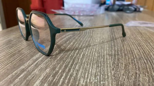 Green_Tr_90_Hexa_Unisex_Optical_Frame_For_Men_And_Women_With_Bule_Cut_Glasses