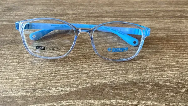Blue_Tr_90_Square_Optical_Frame_For_Kids_With_Bule_Cut_Glasses