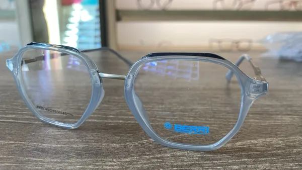 Grey_Tr_90_Oval_Round_Reddish_Optical_Frame_For_Men_And_Women_With_Bule_Cut_Glasses