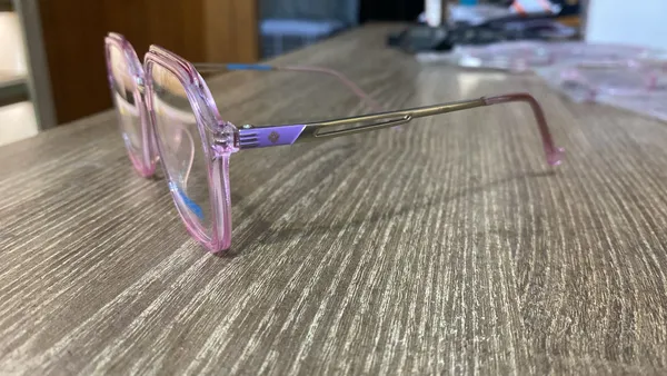 Pink_Tr_90_Oval_Round_Reddish_Optical_Frame_For_Men_And_Women_With_Bule_Cut_Glasses