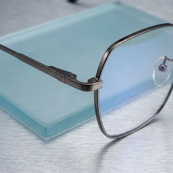 Gun_Titanium_Square_Rim_Metal_Optical_Frame_For_Women_With_Bule_Cut_Glasses