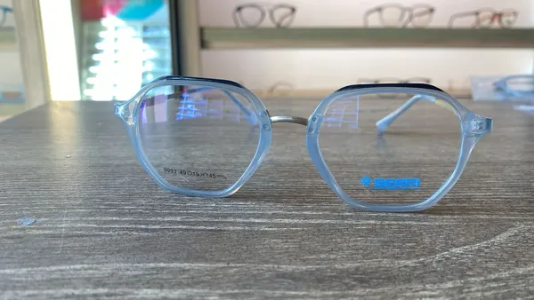 Urban_Grey_Tr_90_Square_Optical_Frame_For_Men_And_Women_With_Bule_Cut_Glasses