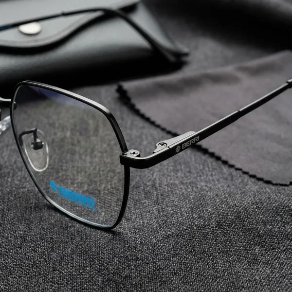 Shine_Black_Tr_90_Wayfair_Unisex_Optical_Frame_For_Men_And_Women_With_Bule_Cut_Glasses