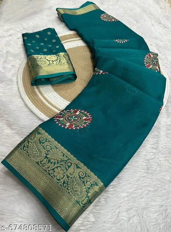 Green_Premium_Moss_Crepe_With_Jacquard_Border_Saree_With_Running_Blouse_For_Women
