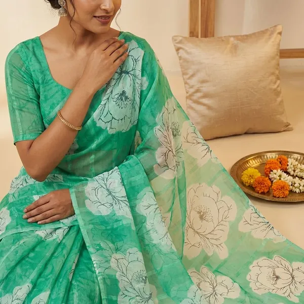 Green_Premium_Chiffon_Saree_With_Running_Blouse_For_Women
