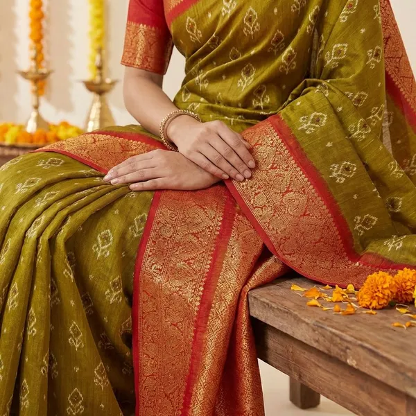 Gold_Premium_Dola_Silk_Saree_With_Running_Blouse_For_Women