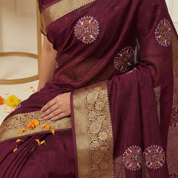 Maroon_Premium_Moss_Crepe_With_Jacquard_Border_Saree_With_Running_Blouse_For_Women
