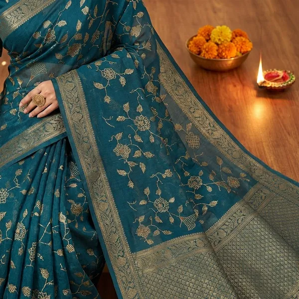 Green_Premium_Moss_Crepe_With_Jacquard_Border_Saree_With_Running_Blouse_For_Women