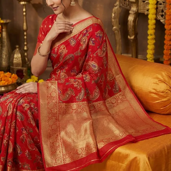 Red_Premium_Moss_Crepe_With_Jacquard_Border_Saree_With_Running_Blouse_For_Women