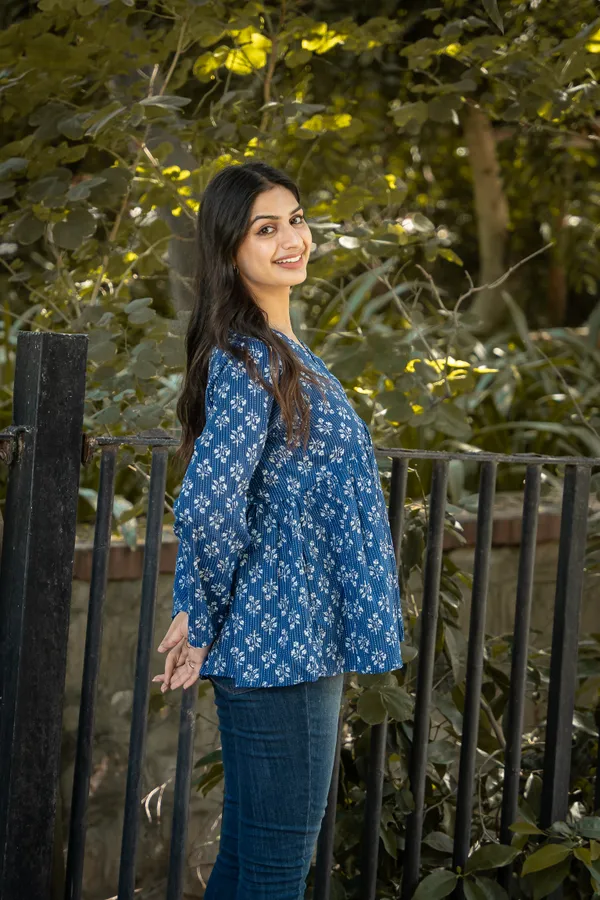 White_And_Indigo_Cotton_Floral_Top_For_Women_(Pack_of_2)