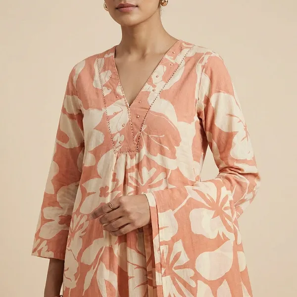 Peach_And_White_Mulmul_Cotton_Kurta_Set_For_Women