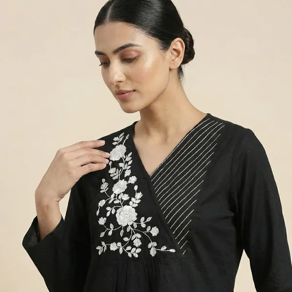 Black_Mul_Cotton_Premium_V-Neck_Tunic_Top_For_Women