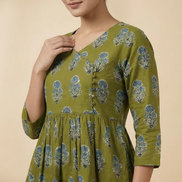 Olive_Green_Mul_Cotton_Olive_Floral_Tunic_Top_For_Women