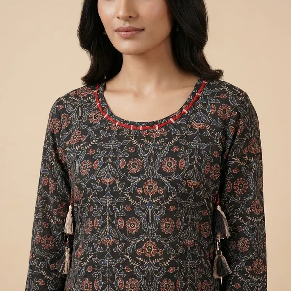 Black_Mul_Cotton_Premium_Floral_Kurti_For_Women