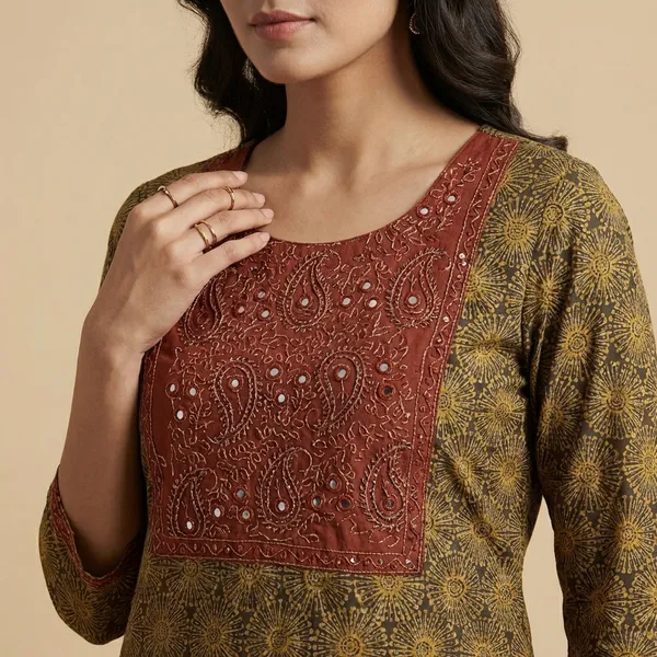Mustard_And_Yellow_Mul_Cotton_Premium_Geometric_Kurti_For_Women