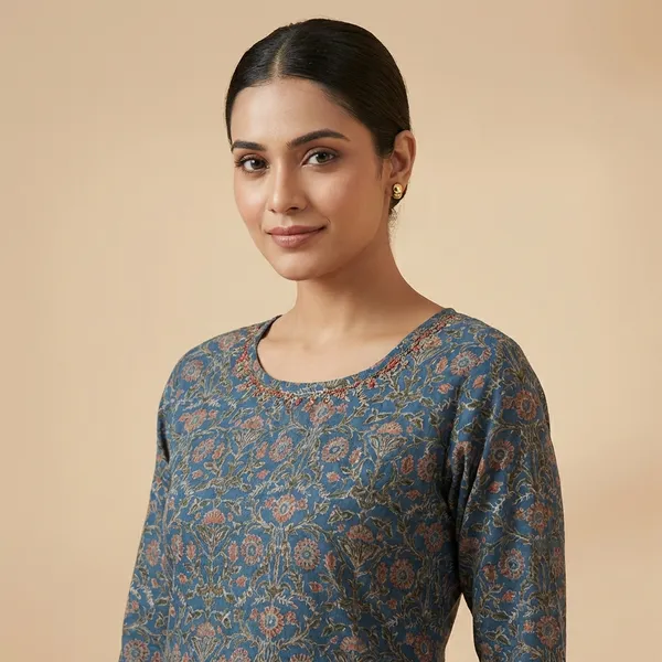 Indigo_Blue_Mul_Cotton_Premium_Floral_Kurti_For_Women