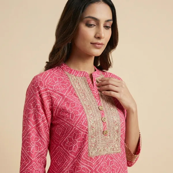 Crimson_Red_Mul_Cotton_Premium_Bandhani_Kurti_For_Women
