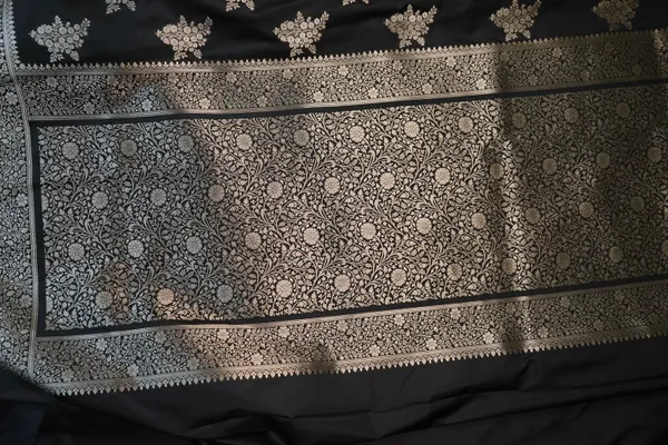 Black_Banarasi_Silk_Zardozi_Work_Saree_For_Women