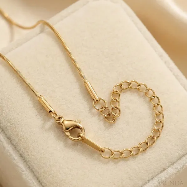 Gold_Plated_22_K_Eternal_Knot_Heart_Necklace_For_Women
