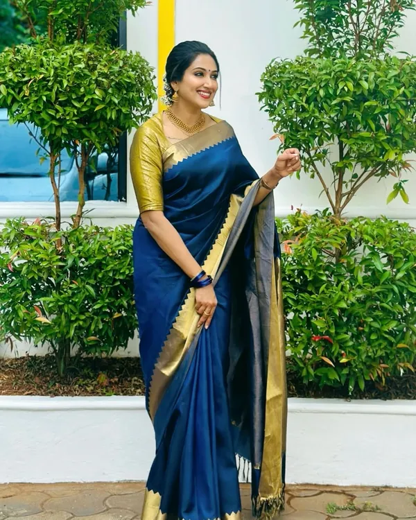 Navy_Blue_Rhapsody_Soft_Silk_Saree_With_Fairytale_Blouse_Piece_For_Women