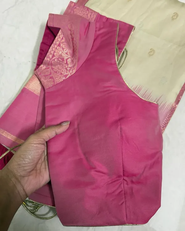 Pink_Cynosure_Soft_Silk_Saree_With_Delightful_Blouse_Piece_For_Women