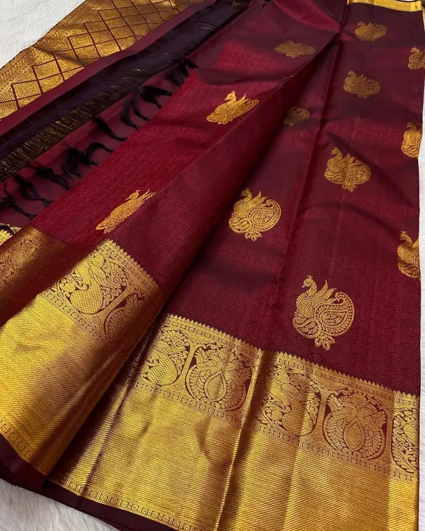 Maroon_Tantalizing_Soft_Banarasi_Silk_Saree_With_Staring_Blouse_Piece_For_Women