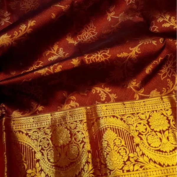 Wine_Glowing_Soft_Banarasi_Silk_Saree_With_Quixotic_Blouse_Piece_For_Women
