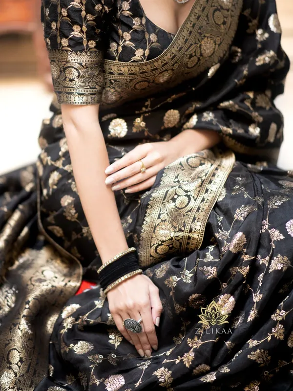 Black_Captivating_Soft_Silk_Saree_With_Jazzy_Blouse_Piece_For_Women