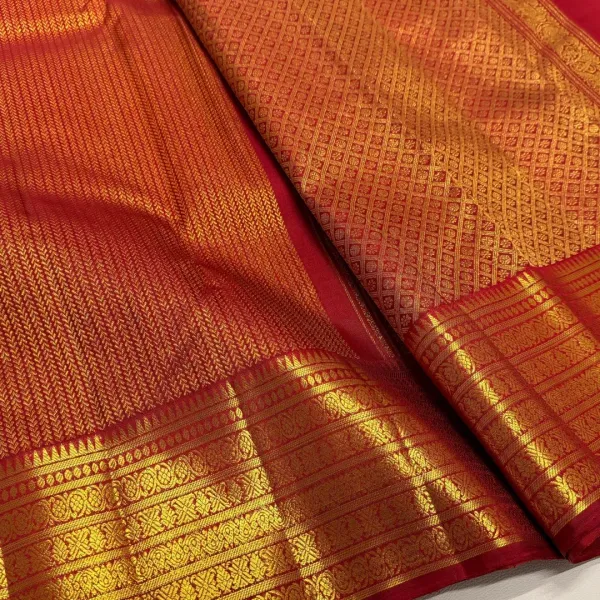 Red_Felicitous_Soft_Banarasi_Silk_Saree_With_Improbable_Blouse_Piece_For_Women