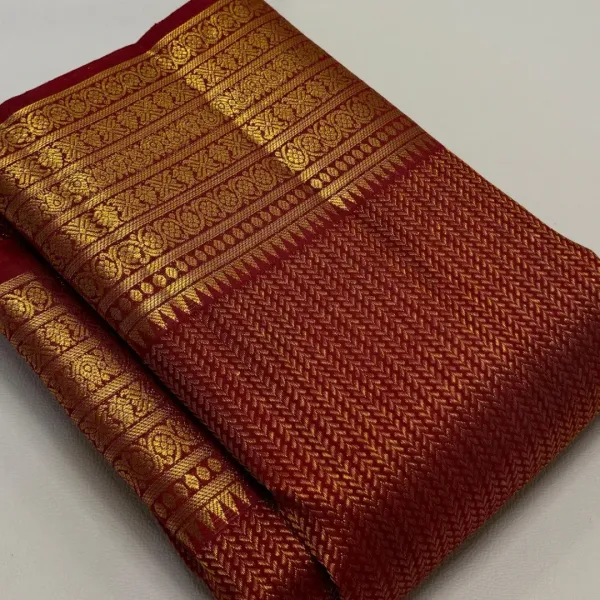 Red_Felicitous_Soft_Banarasi_Silk_Saree_With_Improbable_Blouse_Piece_For_Women