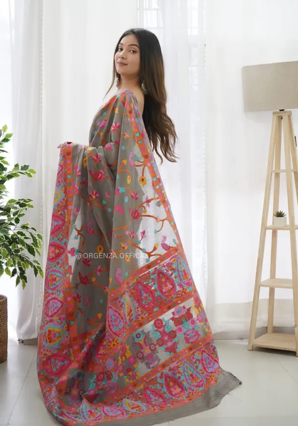 Grey_Sensational_Pashmina_Saree_With_Girlish_Blouse_Piece_For_Women