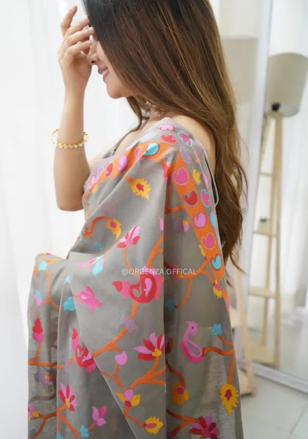Grey_Sensational_Pashmina_Saree_With_Girlish_Blouse_Piece_For_Women