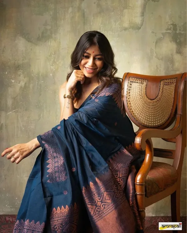 Navy_Blue_Angelic_Soft_Silk_Saree_With_Assemblage_Blouse_Piece_For_Women