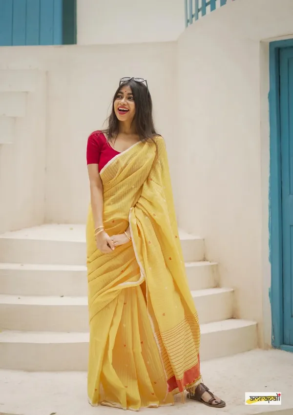 Yellow_Refreshing_Cotton_Silk_Saree_With_Posh_Blouse_Piece_For_Women