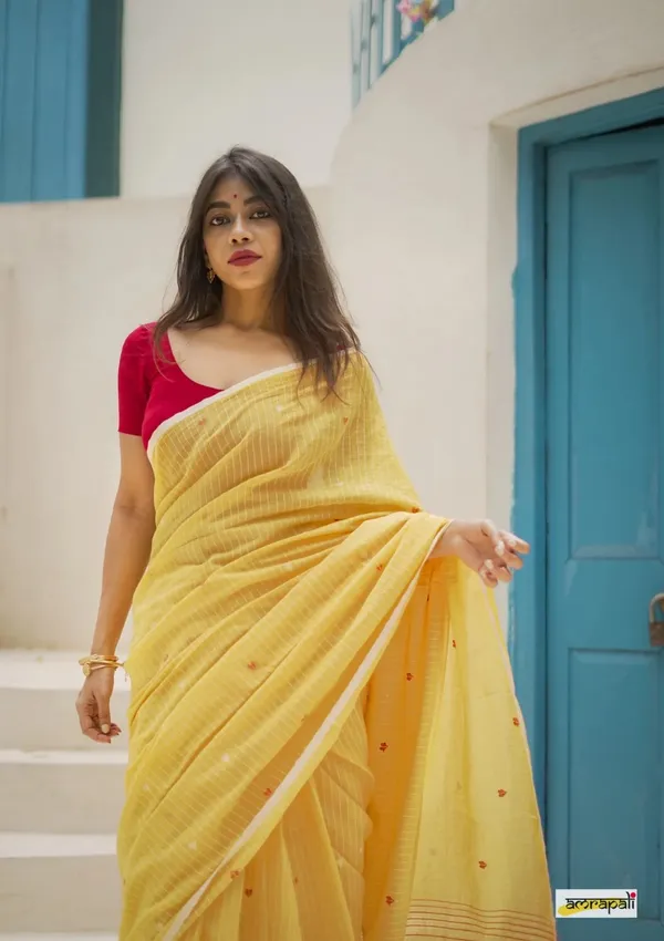 Yellow_Refreshing_Cotton_Silk_Saree_With_Posh_Blouse_Piece_For_Women