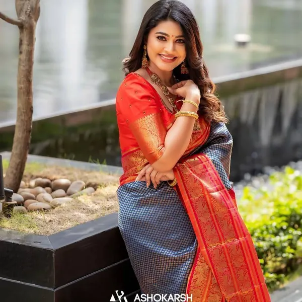 Blue_Fairytale_Soft_Silk_Saree_With_Nemesis_Blouse_Piece_For_Women