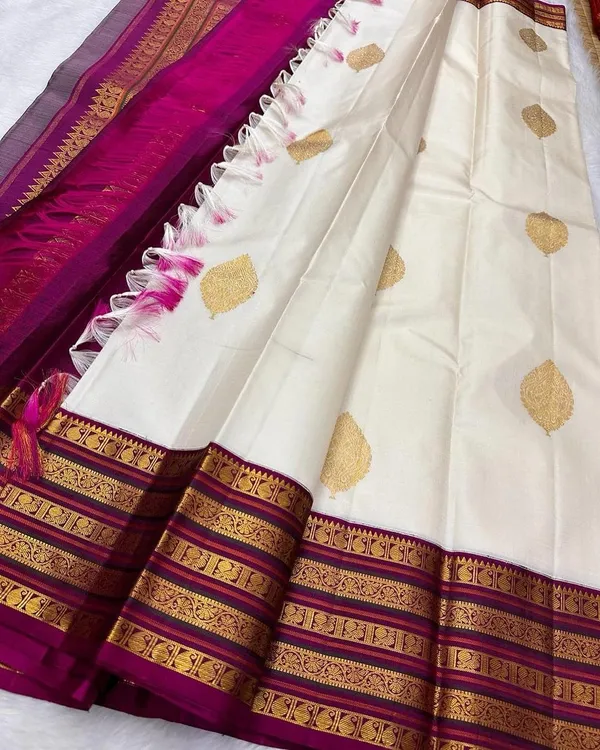 Off_White_Amazing_Soft_Silk_Saree_With_Phenomenal_Blouse_Piece_For_Women