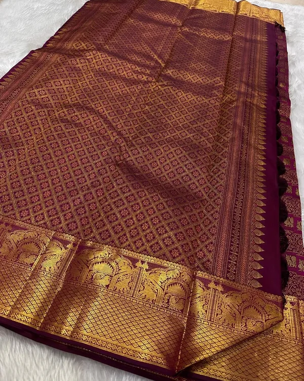 Maroon_Prettiest_Soft_Silk_Saree_With_Improbable_Blouse_Piece_For_Women