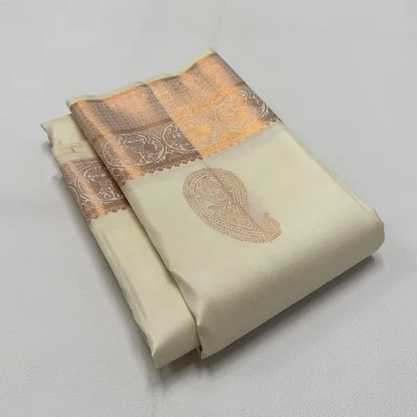 Off_White_Flaunt_Soft_Silk_Saree_With_Sumptuous_Blouse_Piece_For_Women