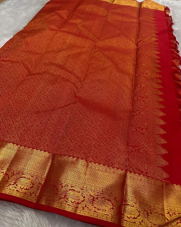 Red_Skinny_Soft_Banarasi_Silk_Saree_With_Precious_Blouse_Piece_For_Women