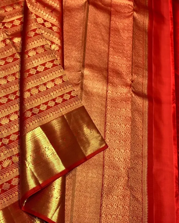 Red_Ethnic_Soft_Banarasi_Silk_Saree_With_Prominent_Blouse_Piece_For_Women
